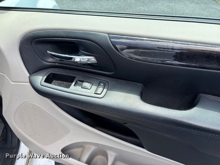 image for item NK9094 2018 Dodge Grand Caravan handicap accessible van