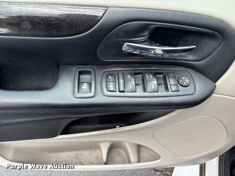 image for item NK9095 2019 Dodge Grand Caravan handicap accessible van