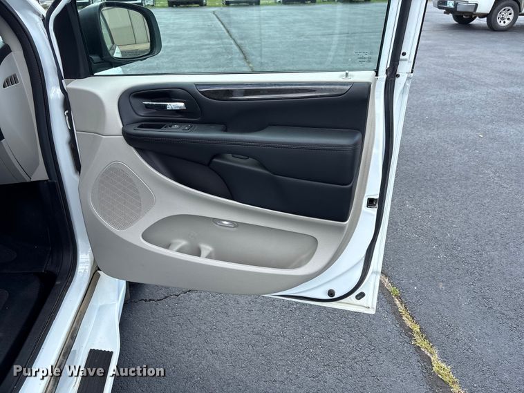 image for item NK9095 2019 Dodge Grand Caravan handicap accessible van