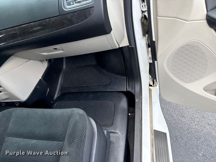 image for item NK9095 2019 Dodge Grand Caravan handicap accessible van