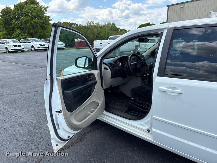 image for item NK9096 2015 Dodge Grand Caravan van