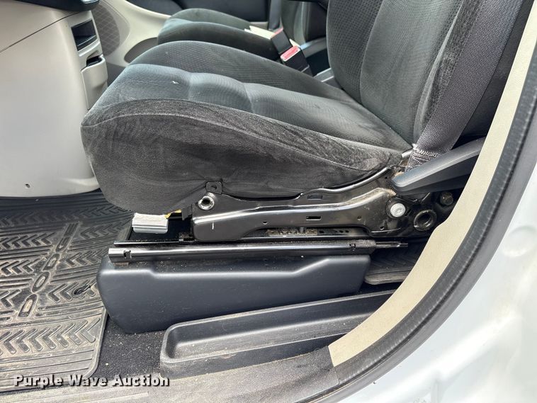 image for item NK9096 2015 Dodge Grand Caravan van