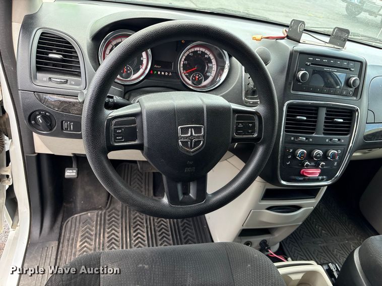 image for item NK9096 2015 Dodge Grand Caravan van