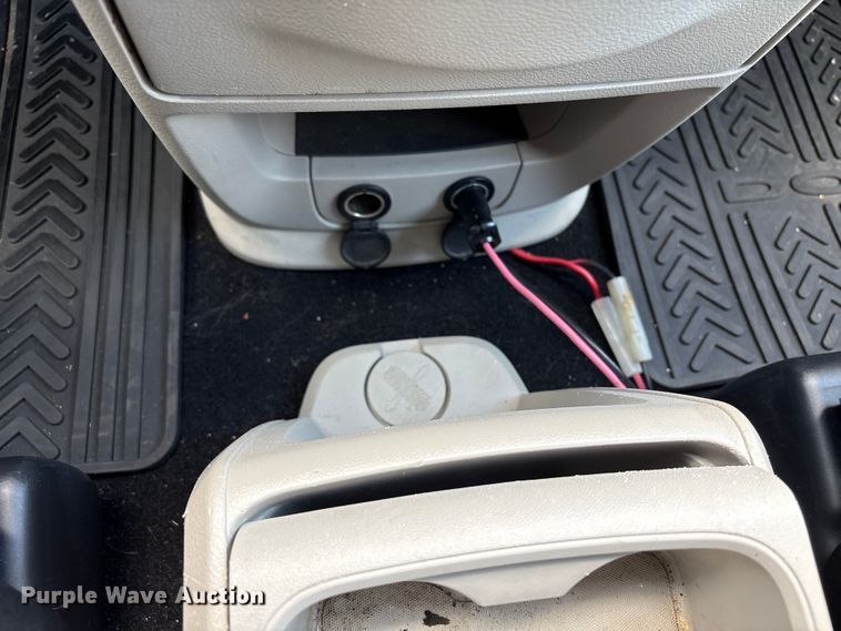 image for item NK9096 2015 Dodge Grand Caravan van