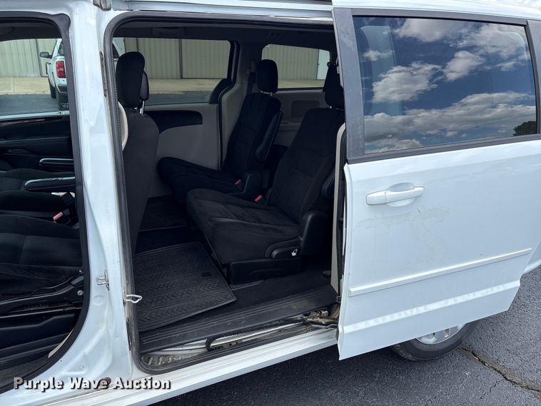 image for item NK9096 2015 Dodge Grand Caravan van