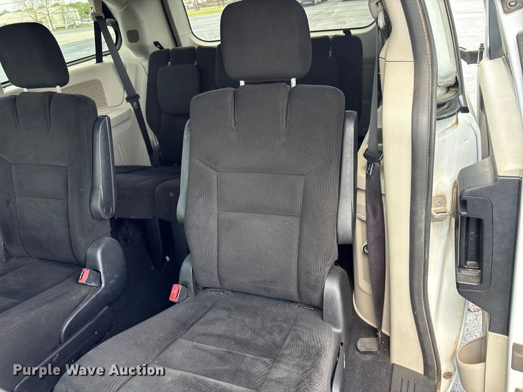 image for item NK9096 2015 Dodge Grand Caravan van