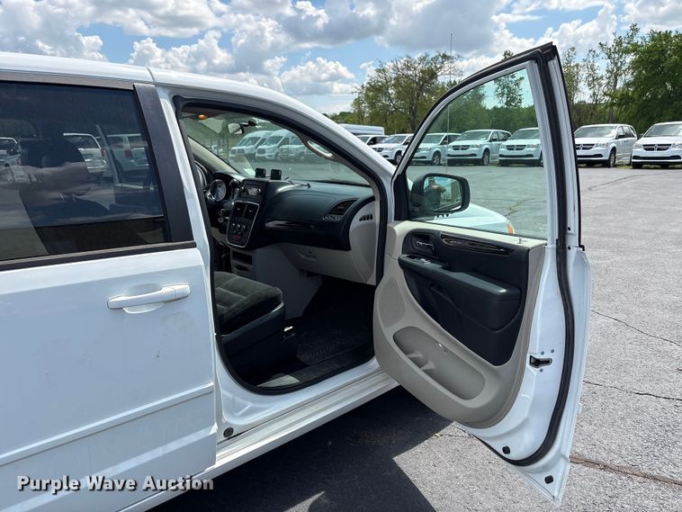 image for item NK9096 2015 Dodge Grand Caravan van