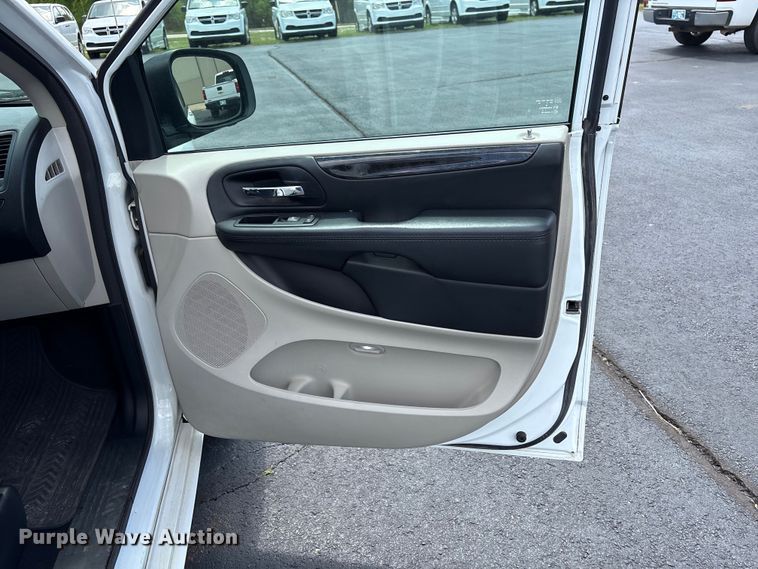 image for item NK9096 2015 Dodge Grand Caravan van