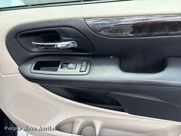 image for item NK9096 2015 Dodge Grand Caravan van