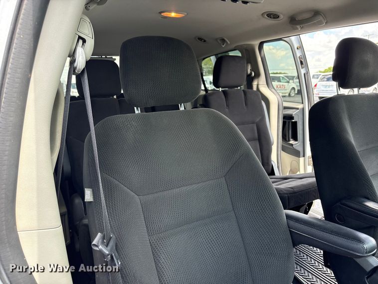 image for item NK9096 2015 Dodge Grand Caravan van