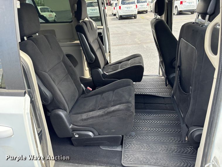 image for item NK9096 2015 Dodge Grand Caravan van