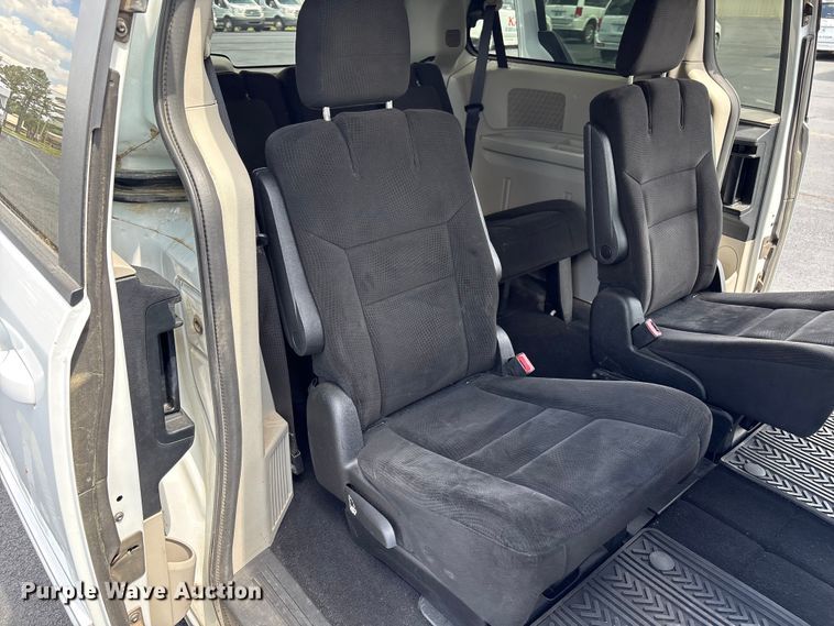 image for item NK9096 2015 Dodge Grand Caravan van