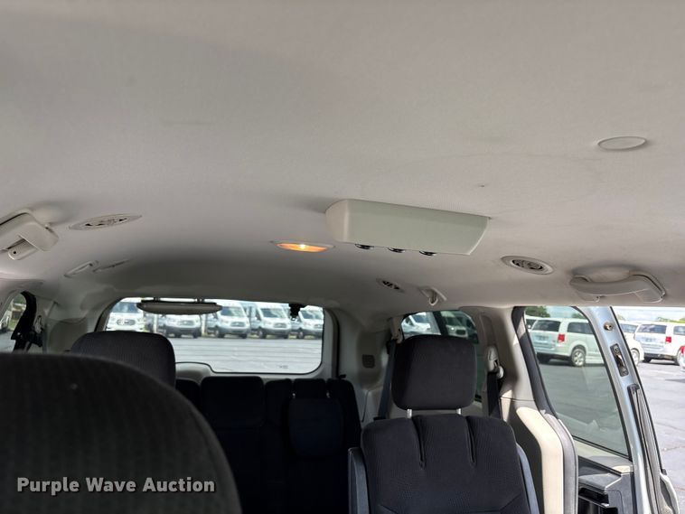 image for item NK9096 2015 Dodge Grand Caravan van