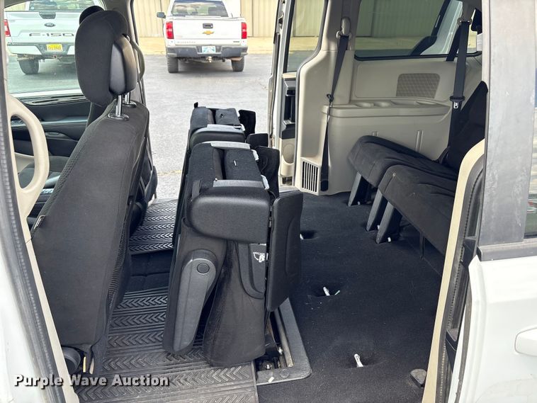 image for item NK9096 2015 Dodge Grand Caravan van