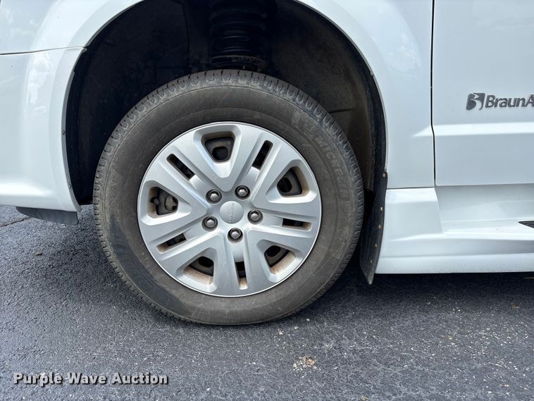 image for item NK9097 2019 Dodge Grand Caravan handicap accessible van