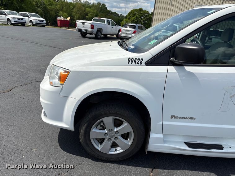 image for item NK9098 2019 Dodge Grand Caravan handicap accessible van