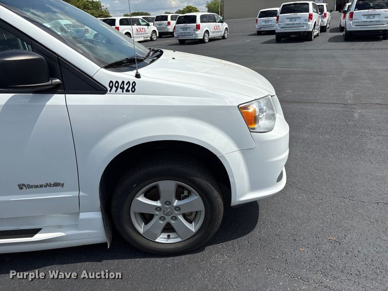 image for item NK9098 2019 Dodge Grand Caravan handicap accessible van