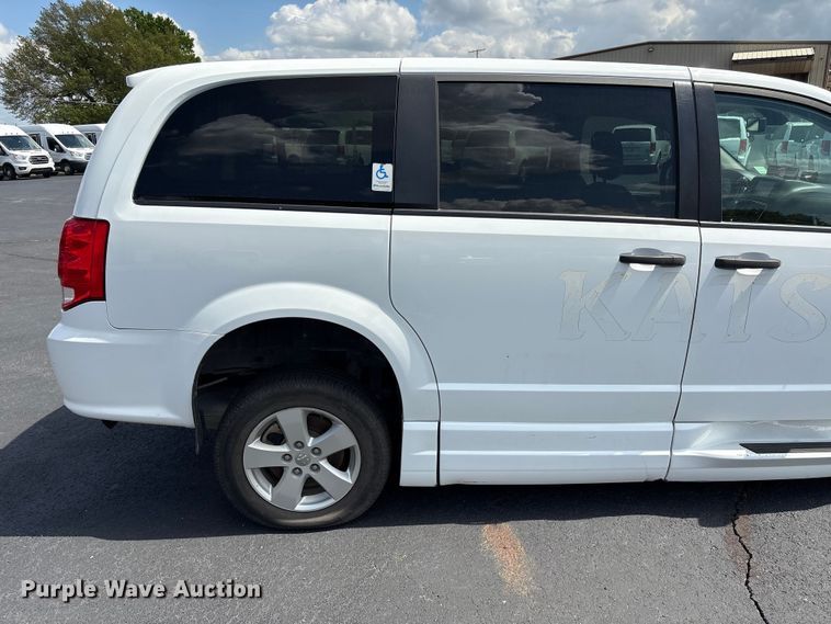 image for item NK9098 2019 Dodge Grand Caravan handicap accessible van