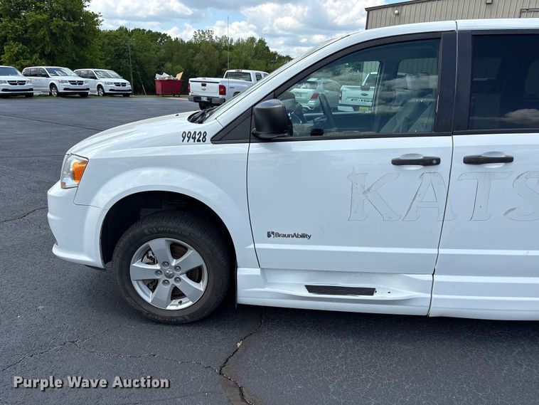image for item NK9098 2019 Dodge Grand Caravan handicap accessible van