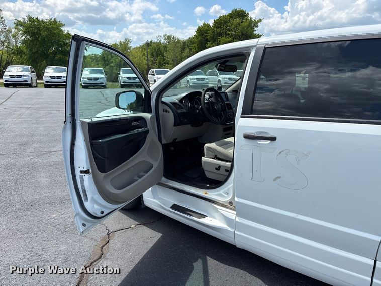 image for item NK9098 2019 Dodge Grand Caravan handicap accessible van