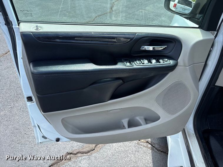 image for item NK9098 2019 Dodge Grand Caravan handicap accessible van