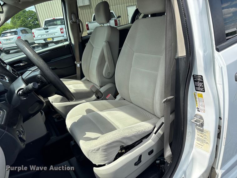 image for item NK9098 2019 Dodge Grand Caravan handicap accessible van