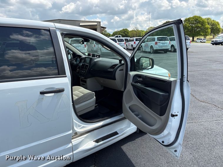 image for item NK9098 2019 Dodge Grand Caravan handicap accessible van