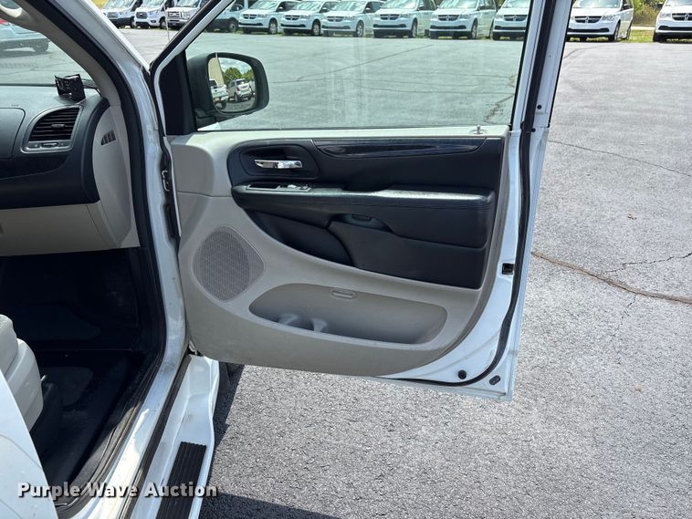 image for item NK9098 2019 Dodge Grand Caravan handicap accessible van