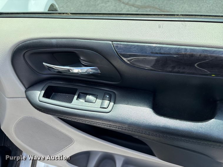 image for item NK9098 2019 Dodge Grand Caravan handicap accessible van