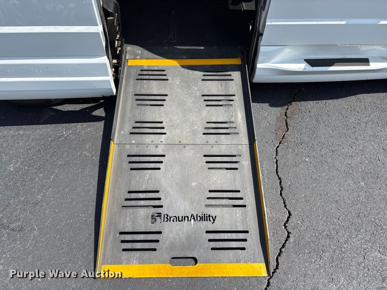 image for item NK9098 2019 Dodge Grand Caravan handicap accessible van