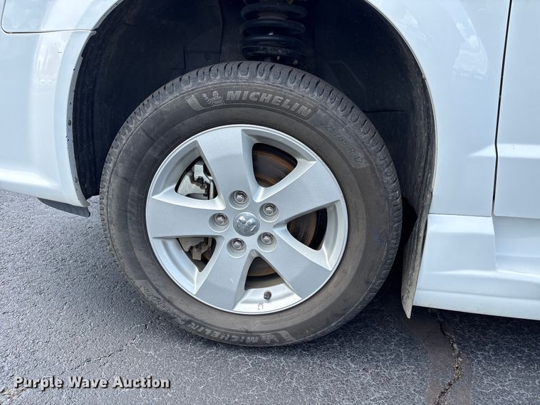 image for item NK9098 2019 Dodge Grand Caravan handicap accessible van