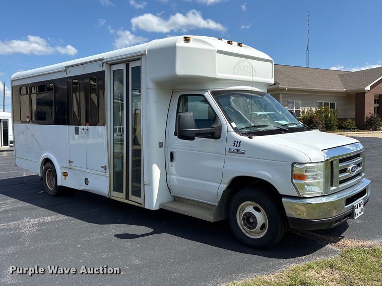 image for item NK9099 2016 Ford E450 shuttle bus