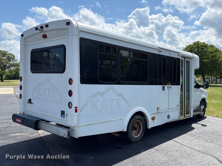 image for item NK9099 2016 Ford E450 shuttle bus