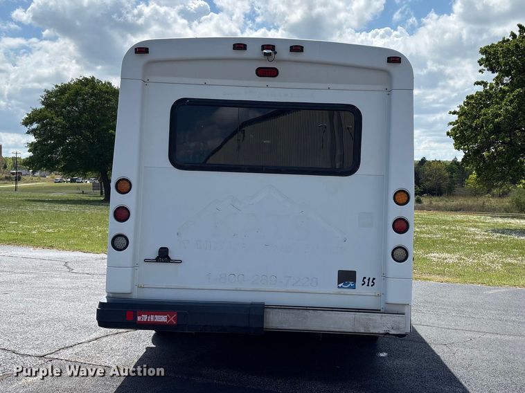 image for item NK9099 2016 Ford E450 shuttle bus