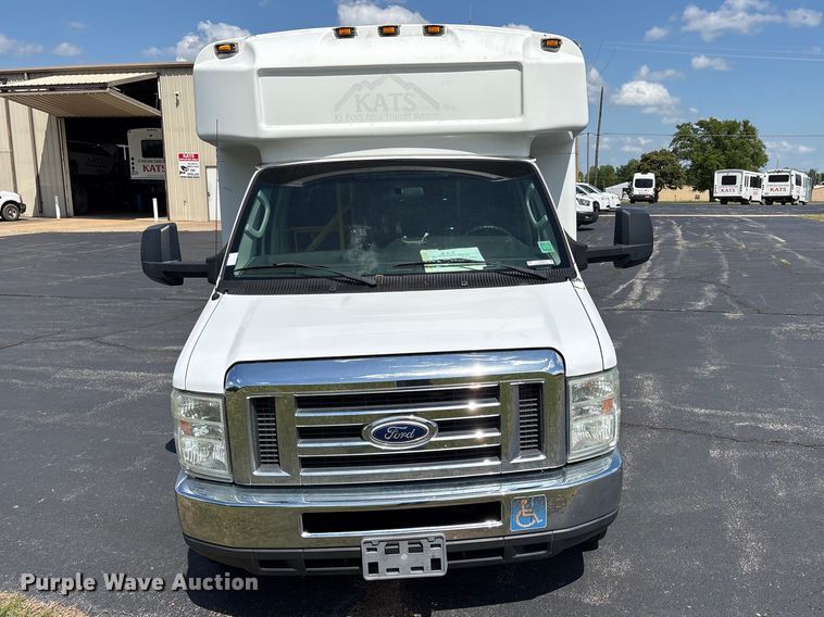 image for item NK9099 2016 Ford E450 shuttle bus