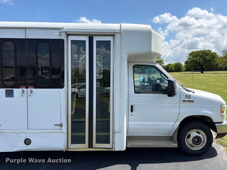 image for item NK9099 2016 Ford E450 shuttle bus