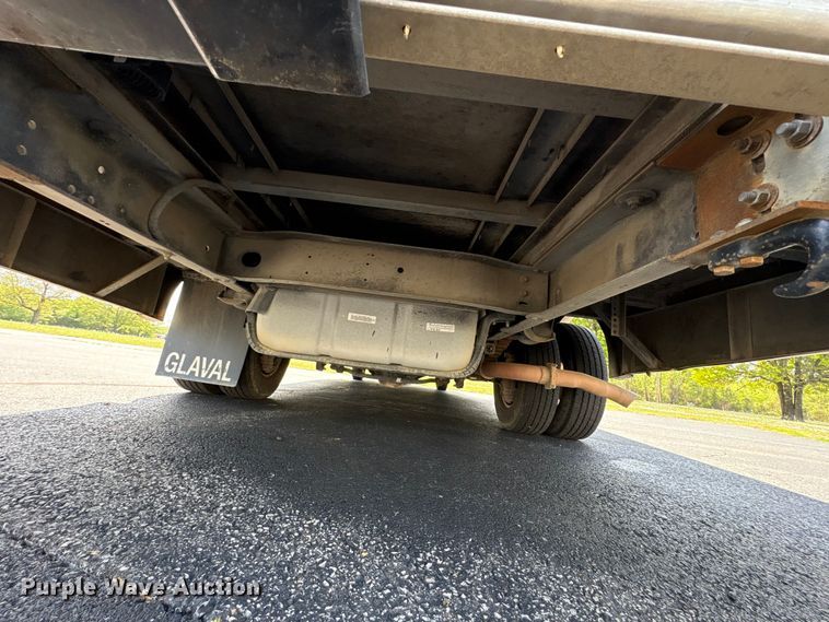 image for item NK9099 2016 Ford E450 shuttle bus