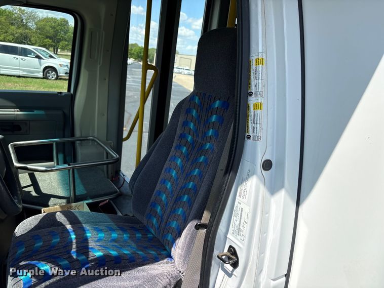 image for item NK9099 2016 Ford E450 shuttle bus