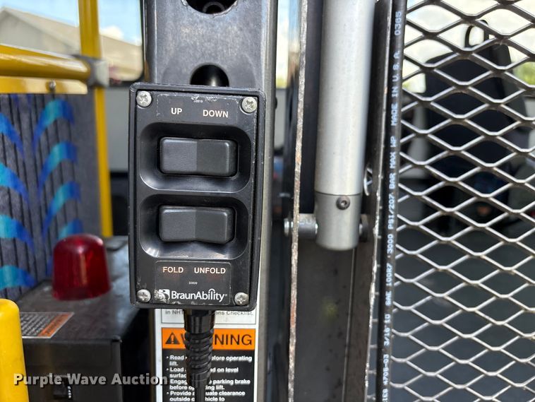 image for item NK9099 2016 Ford E450 shuttle bus