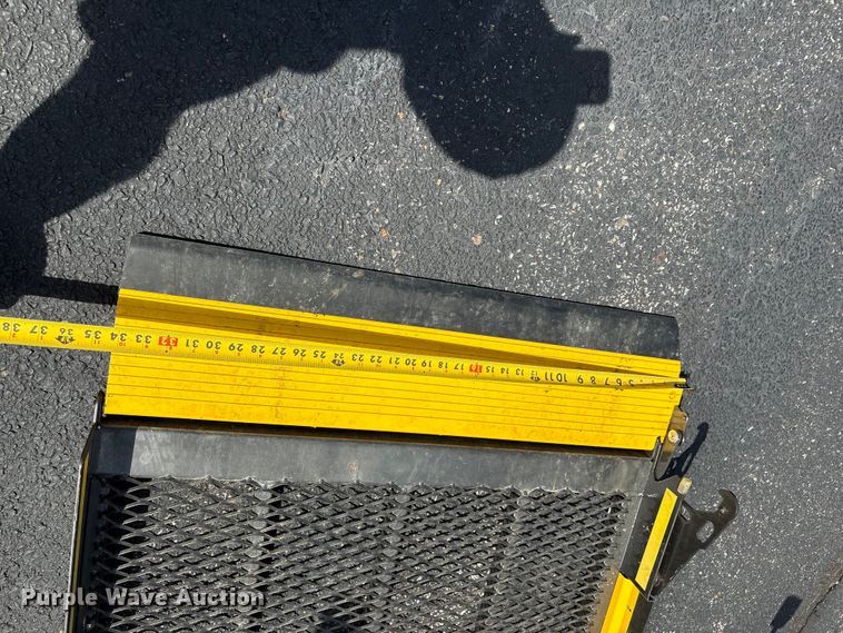 image for item NK9099 2016 Ford E450 shuttle bus