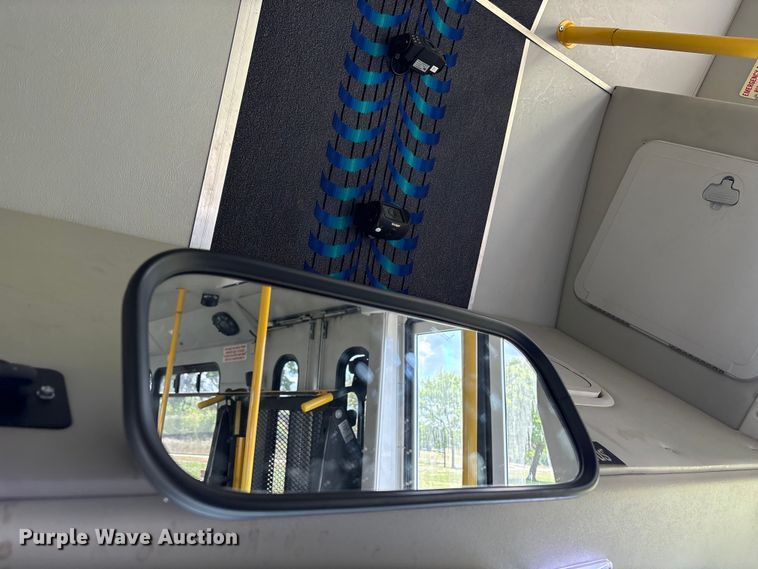 image for item NK9099 2016 Ford E450 shuttle bus