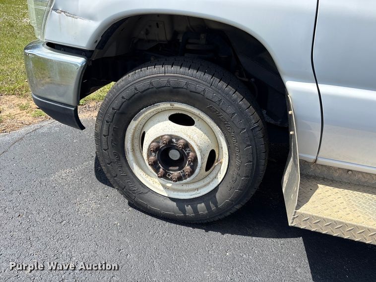 image for item NK9099 2016 Ford E450 shuttle bus