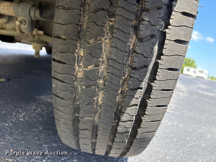 image for item NK9099 2016 Ford E450 shuttle bus