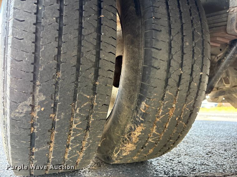 image for item NK9099 2016 Ford E450 shuttle bus