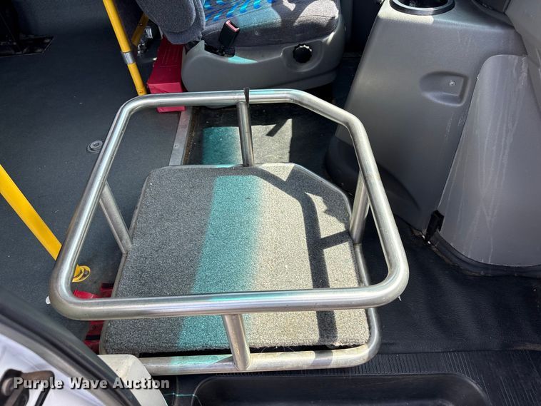 image for item NK9099 2016 Ford E450 shuttle bus