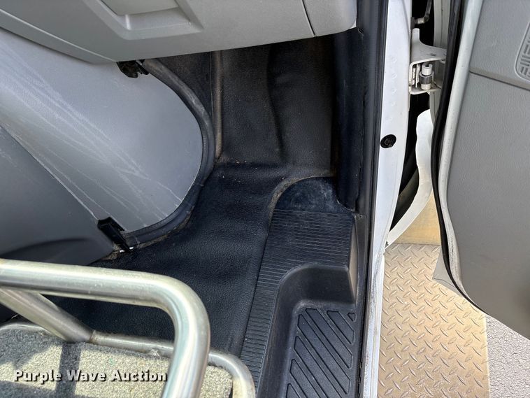 image for item NK9099 2016 Ford E450 shuttle bus