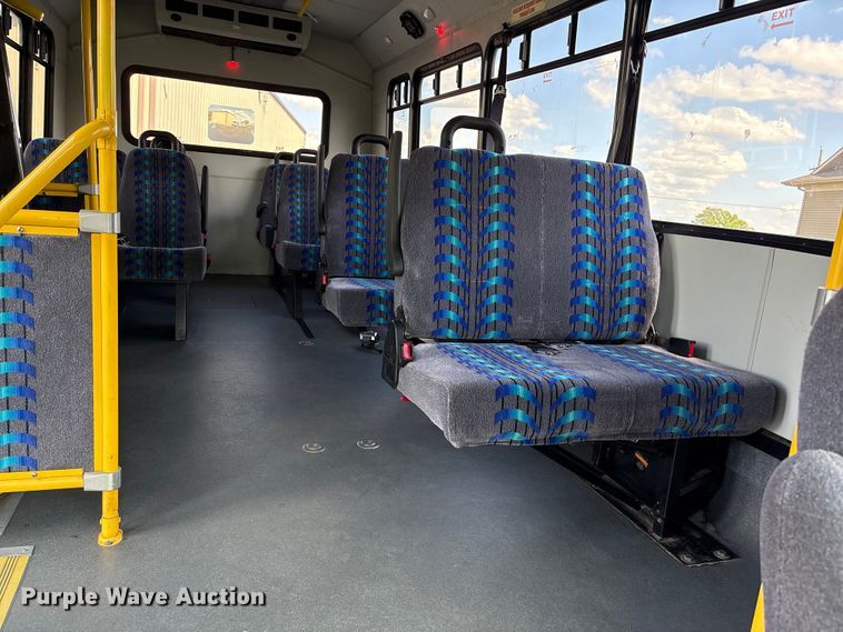 image for item NK9099 2016 Ford E450 shuttle bus