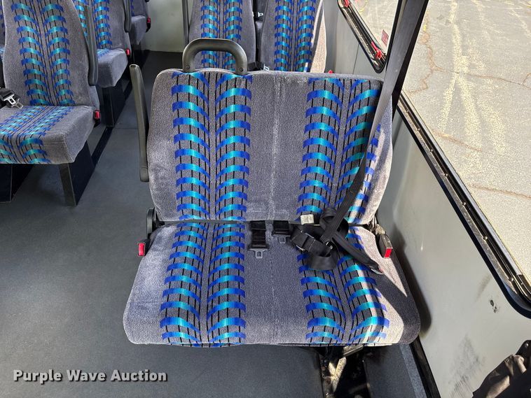 image for item NK9099 2016 Ford E450 shuttle bus