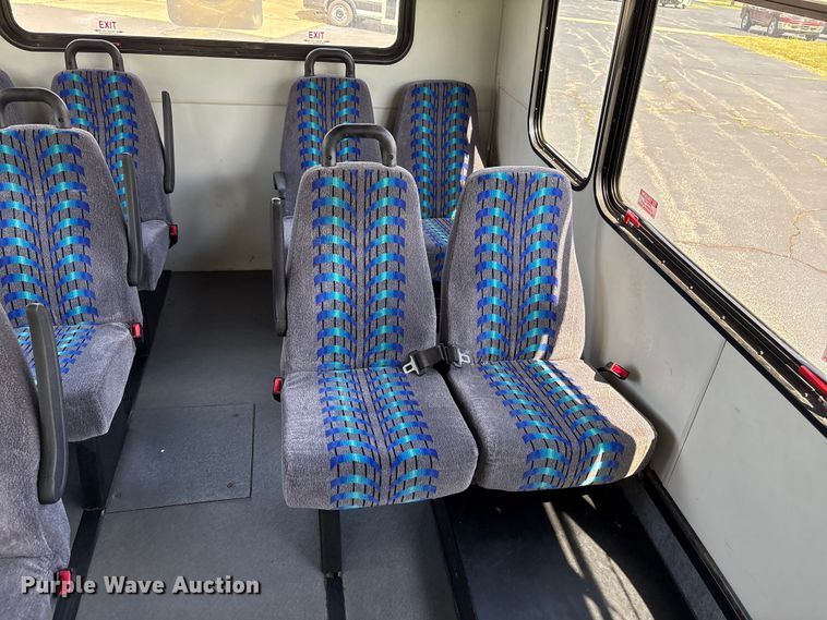 image for item NK9099 2016 Ford E450 shuttle bus