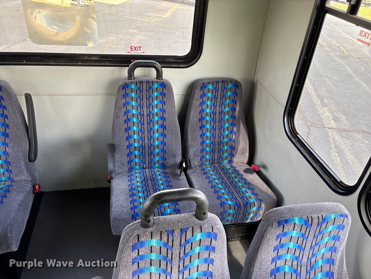 image for item NK9099 2016 Ford E450 shuttle bus